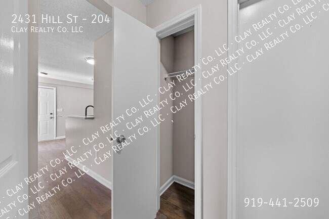 Building Photo - 2431 Hill St