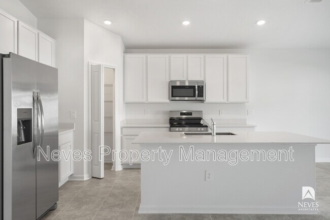 Building Photo - 4980 Worchester Dr