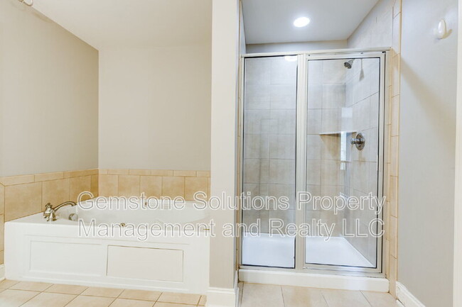 Building Photo - 301 Pennystone Cir