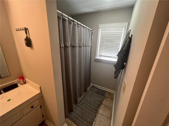 Building Photo - 520 Ravenel Cir