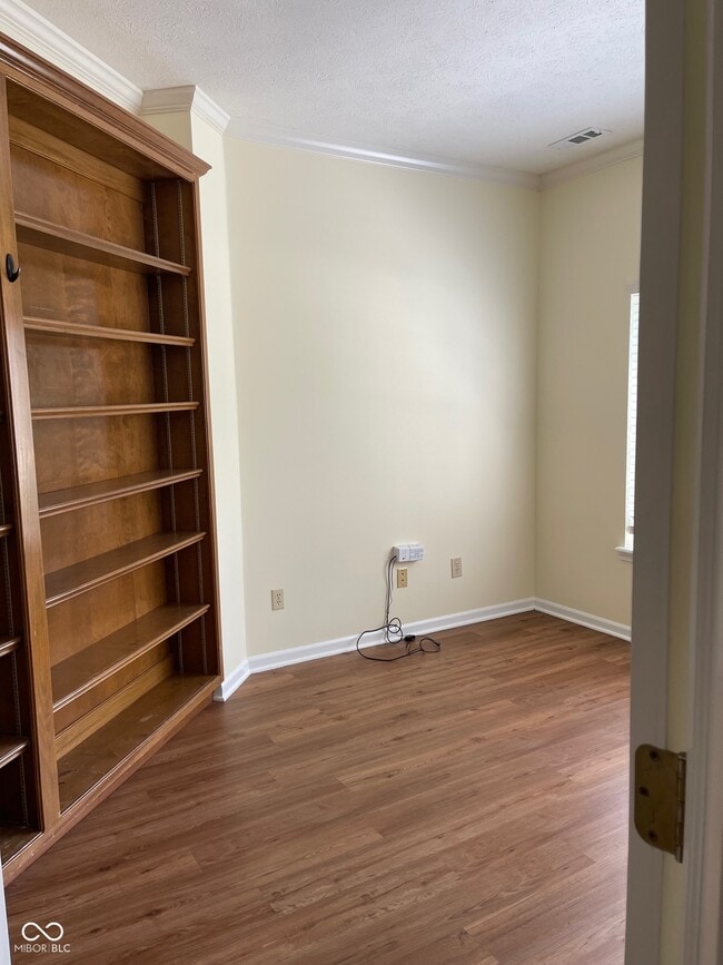 Building Photo - 5806 Tanager Ln