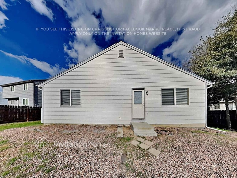 Building Photo - 5798 Charlotte Pkwy