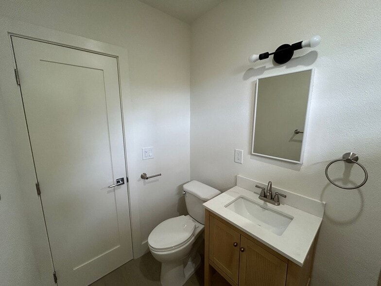 Building Photo - 524 Williamson