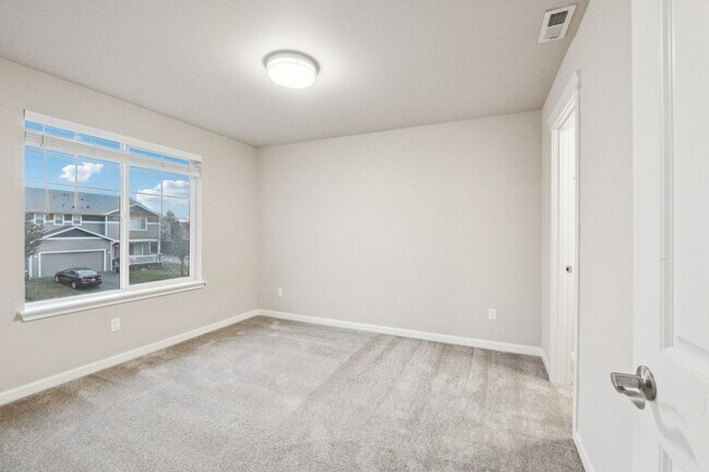 Building Photo - Well maintained 4-Bedroom 2.5 bath Graham home w/ Multiple Living Areas