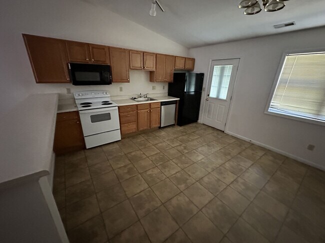 Building Photo - 11 Indian Cove Circle