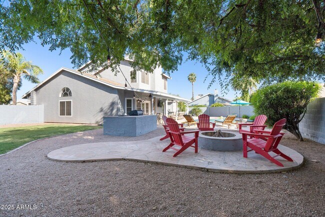 Building Photo - 2826 N Villas Ct