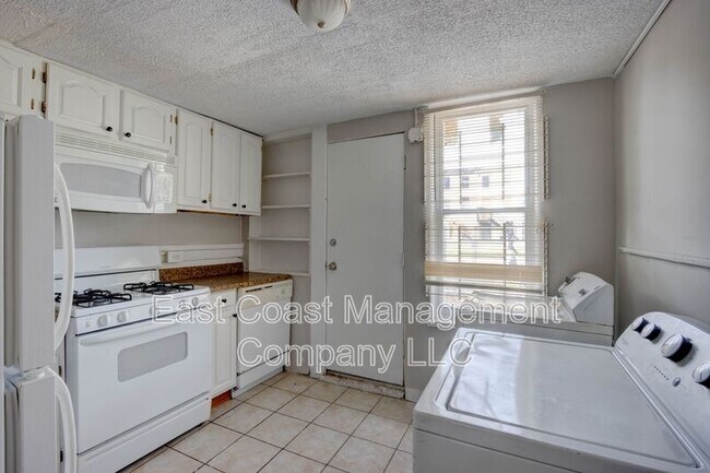 Building Photo - 1822 McHenry St