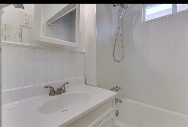 Building Photo - 1647 N Belleview Pl