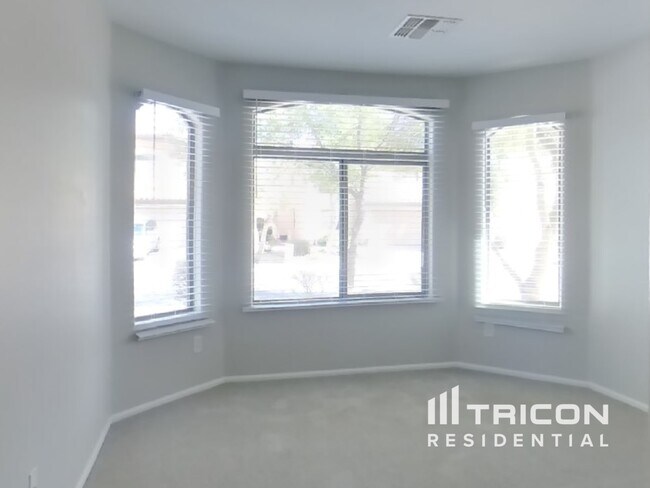 Building Photo - 40059 W Thornberry Ln