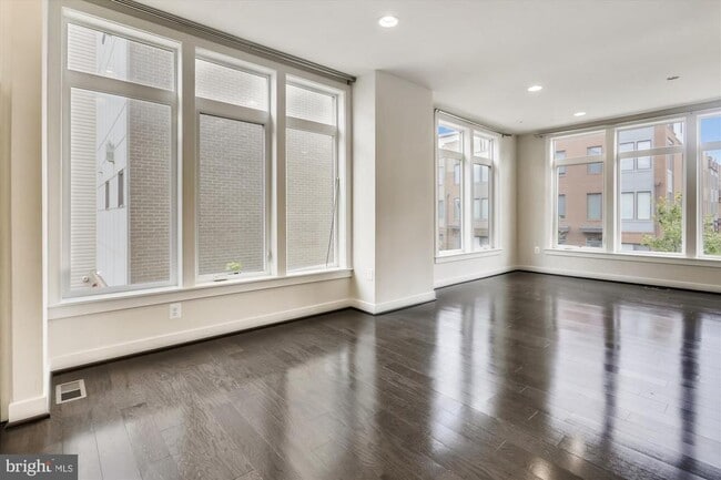 Building Photo - 8060 Red Hook St