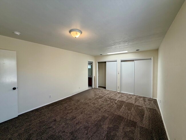 Building Photo - 317 Cagua Dr NE
