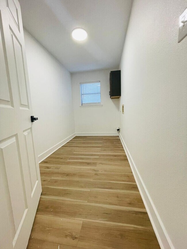 Building Photo - 2117 Pear Orchard Dr