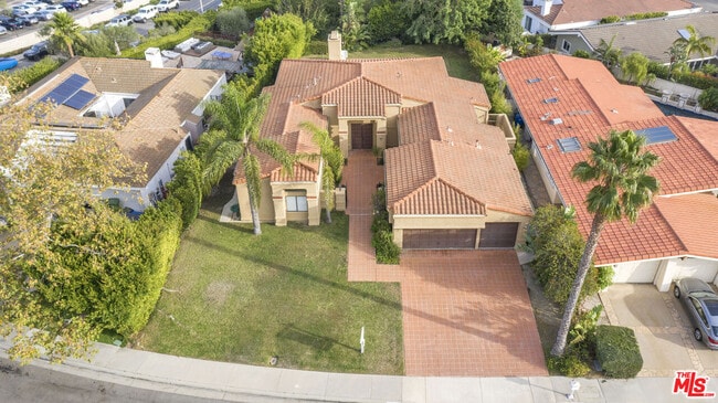 Building Photo - 3516 Malibu Country Dr