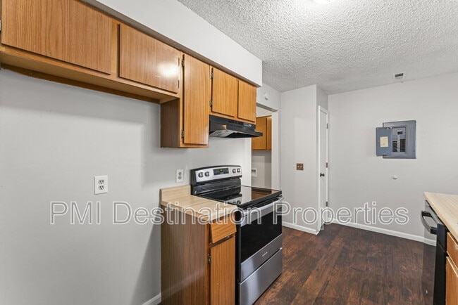 Building Photo - 8600 Kill Creek Rd