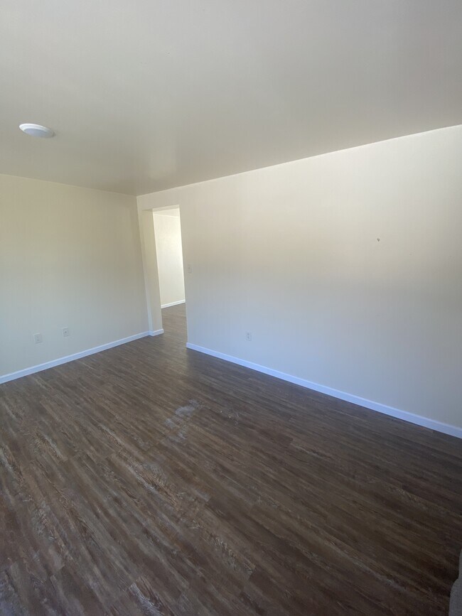 Building Photo - 71 Boddy Ln