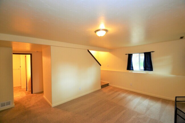 Building Photo - 1288 Suncrest Way