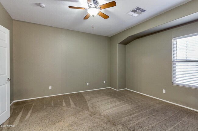 Building Photo - 7219 N 73rd Dr