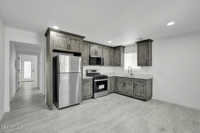 Building Photo - 1107 Myrtle Ave