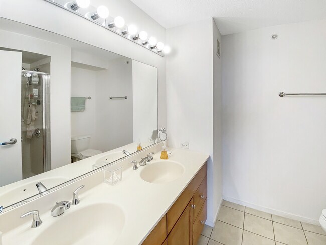 Building Photo - 9655 Woods Dr