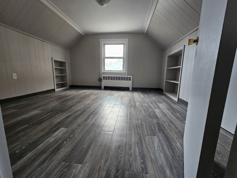 Building Photo - 1162 Main Ave