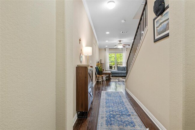 Building Photo - 13400 Briarwick Dr