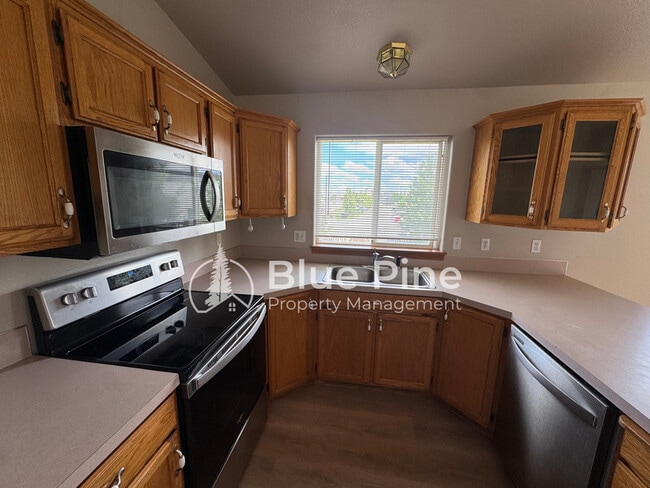 Building Photo - 3535 Spring Creek Dr