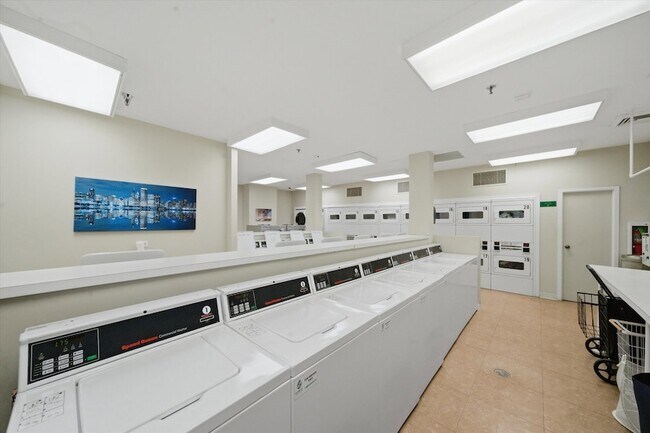 Building Photo - 401 E Ontario St