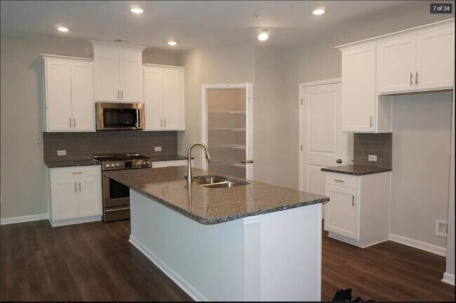 Building Photo - 1366 Endicott Ct