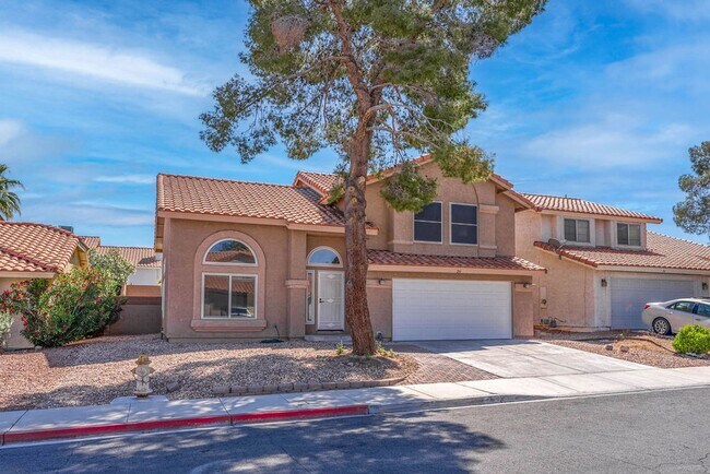 Building Photo - 26 Fantasia Ln