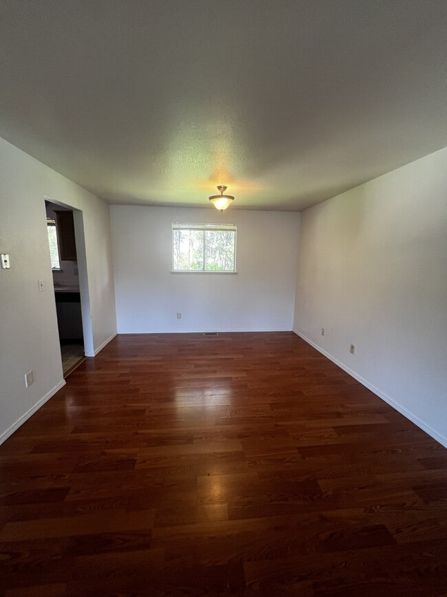 Building Photo - 41 E Alder Place East