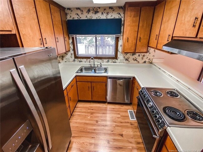 Building Photo - 207 Charmant Rd