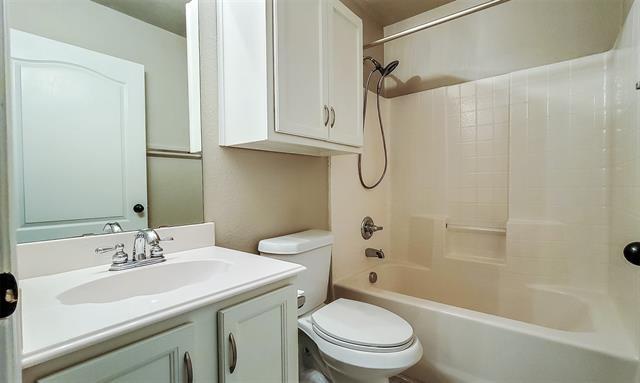 Building Photo - 3821 Granby Ln