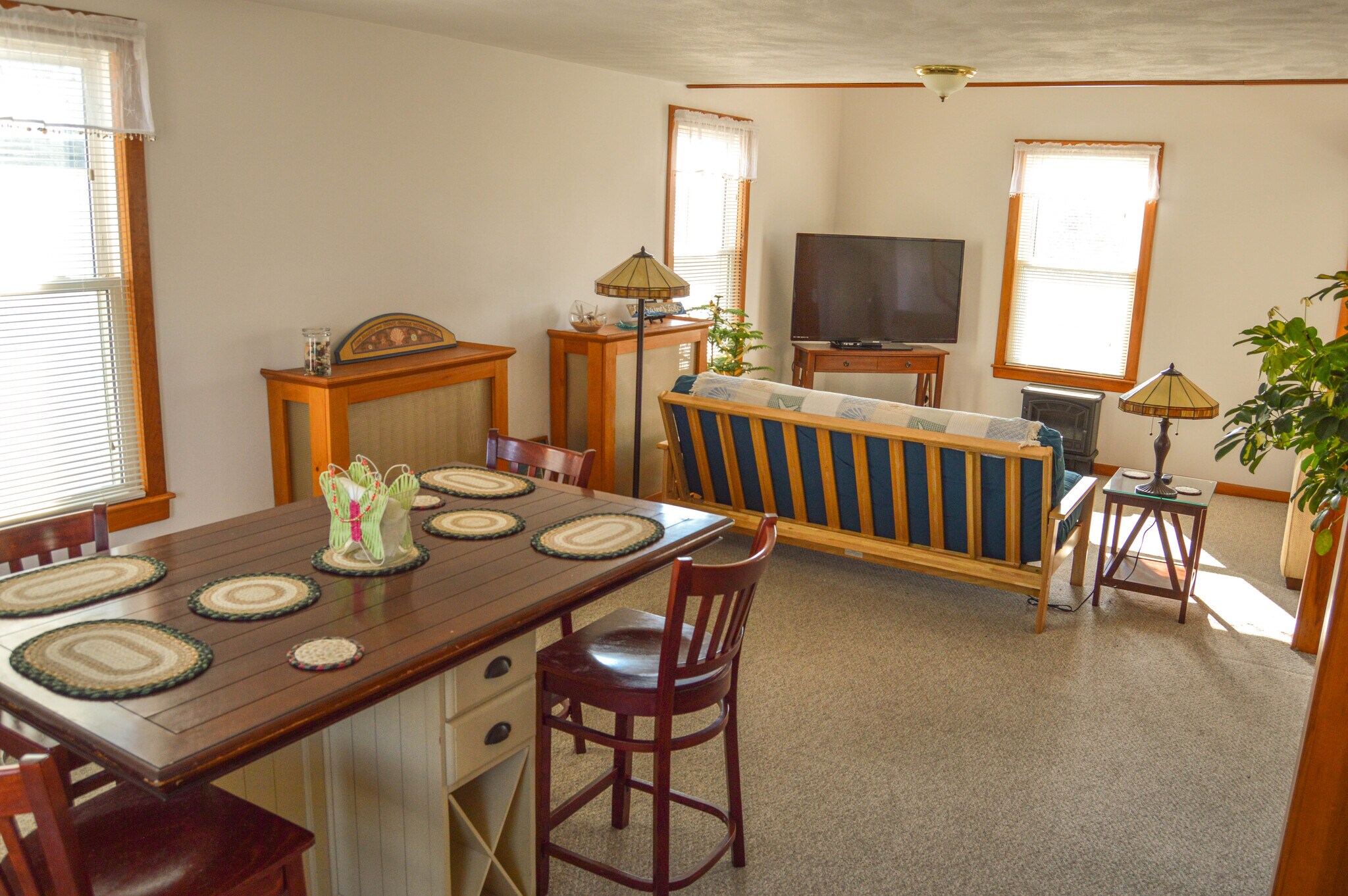 Building Photo - 18 Brooks Ave