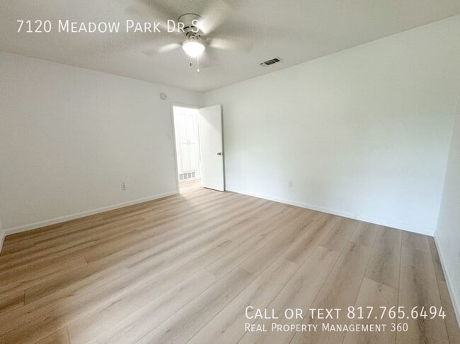 Building Photo - Freshly updated North Richland Hills home ...