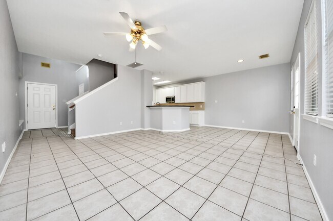 Building Photo - 16526 Cairngrove Ln