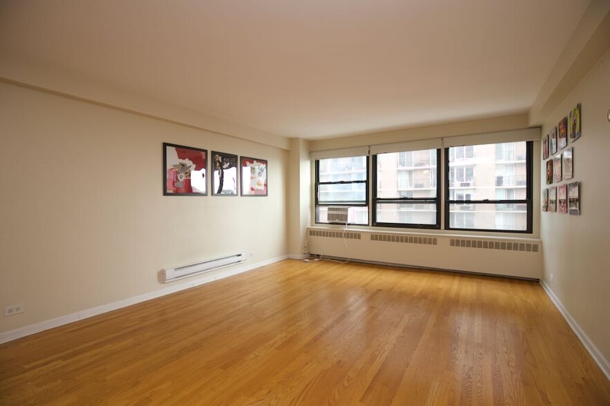 Building Photo - 4180 N Marine Dr