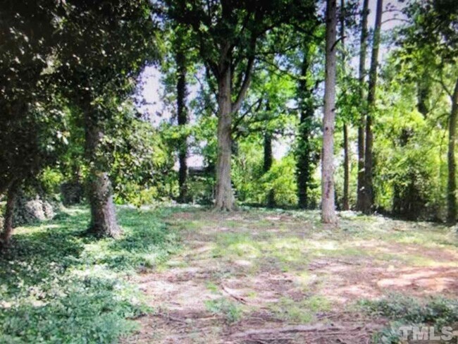 Building Photo - 2707 Wayland Dr