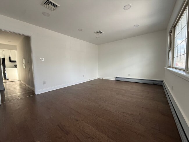 Building Photo - 1115 Locust St