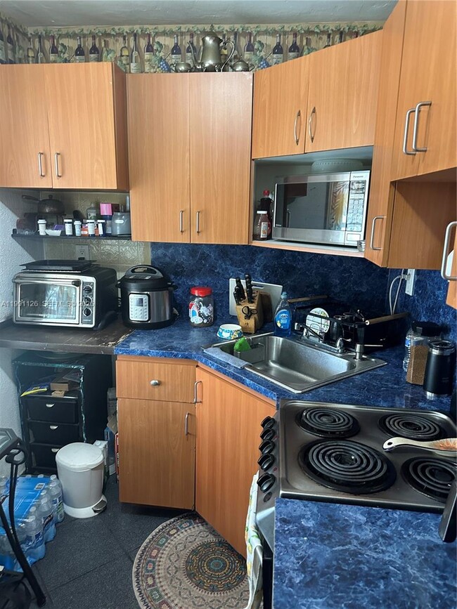 Building Photo - 2375 NE 137th St