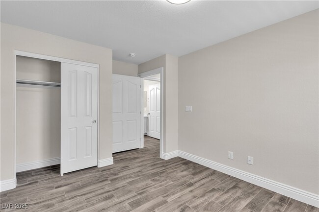 Building Photo - 7820 Milkweed Ct