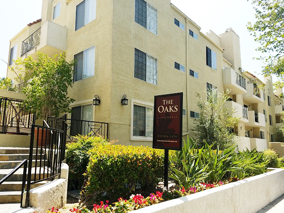 Primary Photo - The Oaks Apartments