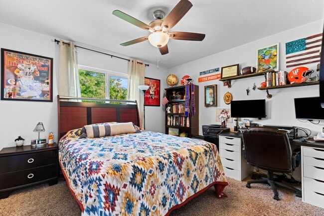 Building Photo - Beautifully updated 3 bedroom 2 bath home ...