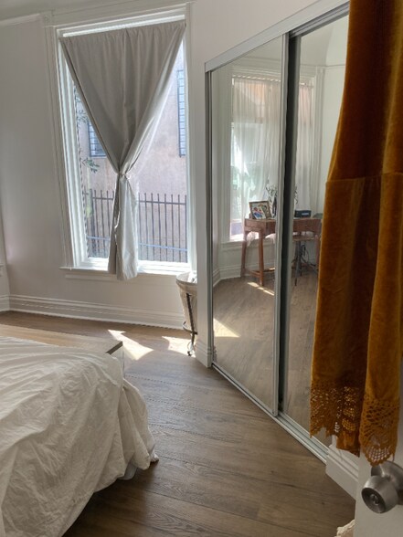 Building Photo - 437 Coronado Terrace