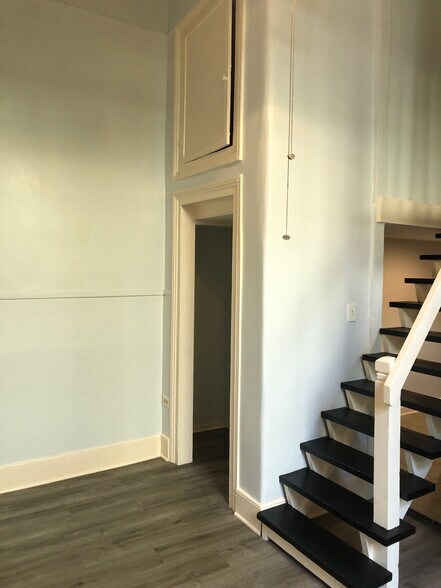 Building Photo - 2333 Magazine St