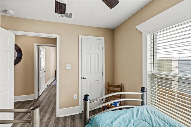 Building Photo - 2823 Avenue Q