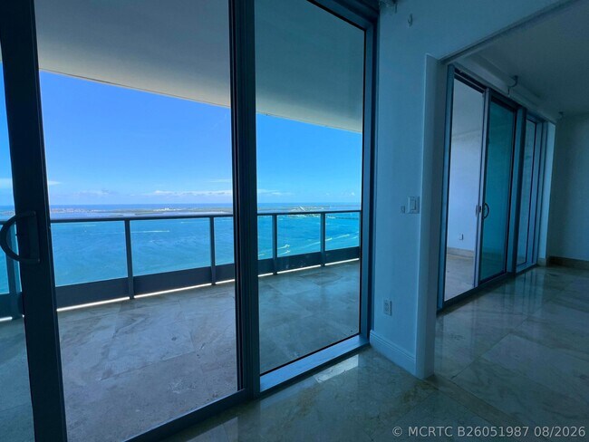 Building Photo - 1331 Brickell Bay Dr