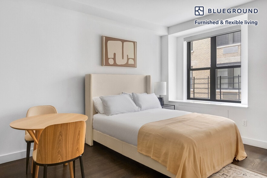 Building Photo - 666 West End Ave