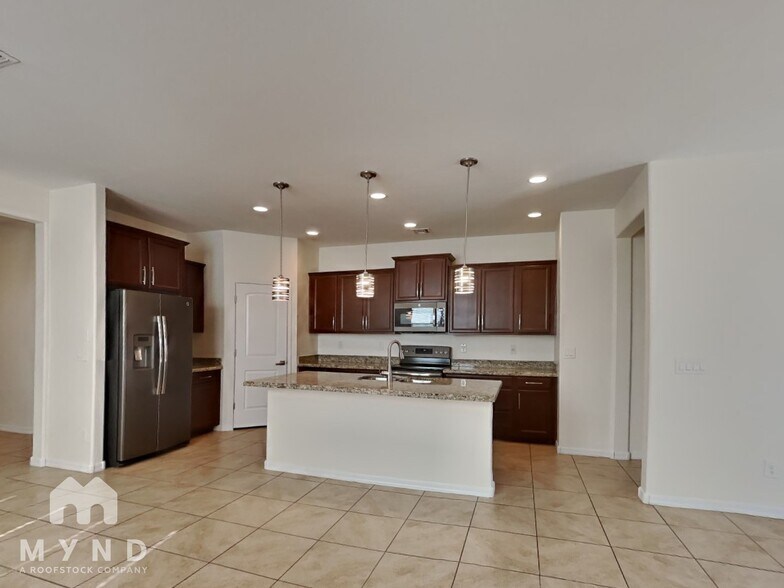 Building Photo - 35167 N Braeden Dr