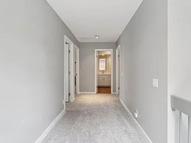 Building Photo - 641 Centre Ct