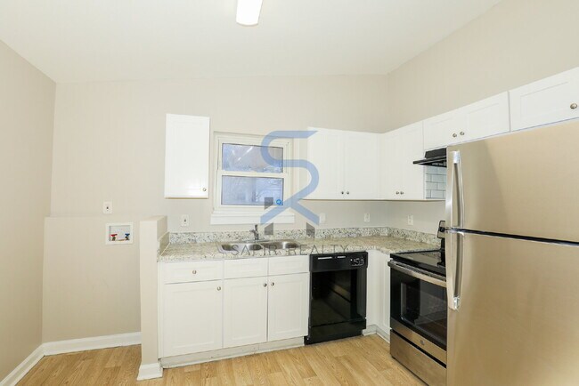 Building Photo - Move in before January 31st and get $100 OFF your rent for the first 3 months — PLUS a $250 Amazo...